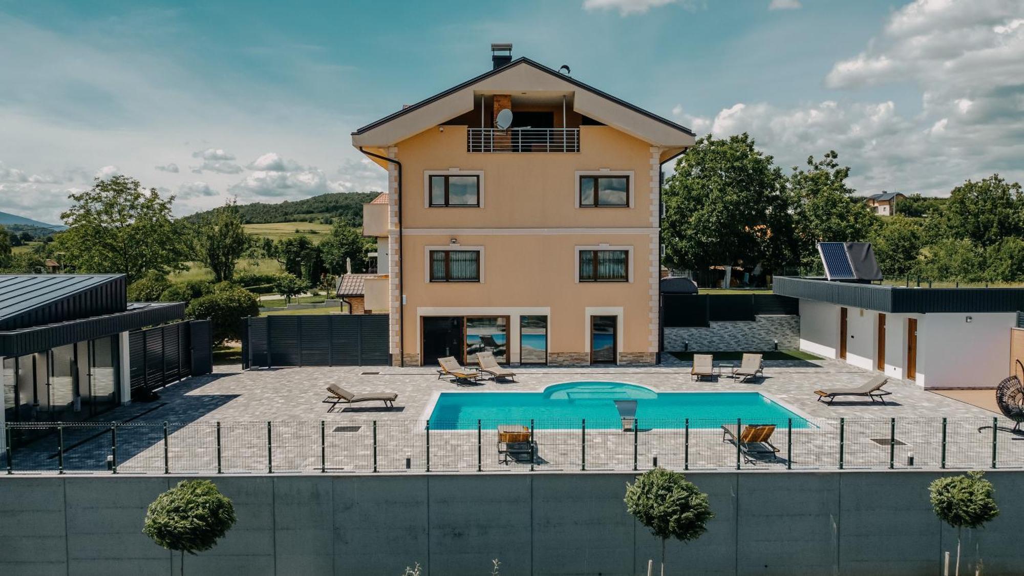 Villa Lamija Bihać エクステリア 写真